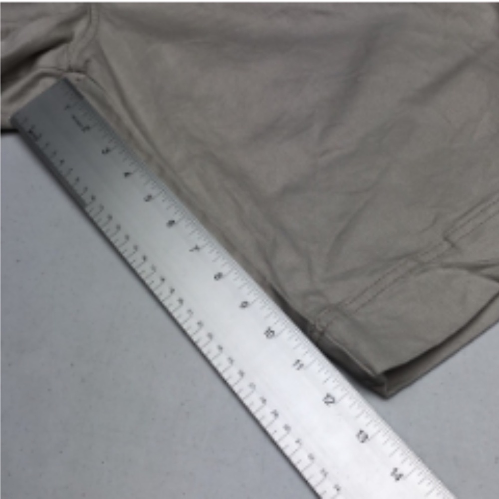 LIKE NEW JONES & CO. LIGHT-GRAY COTTON CAPRIS 12/31x13 ⭐️ - Picture 11 of 11